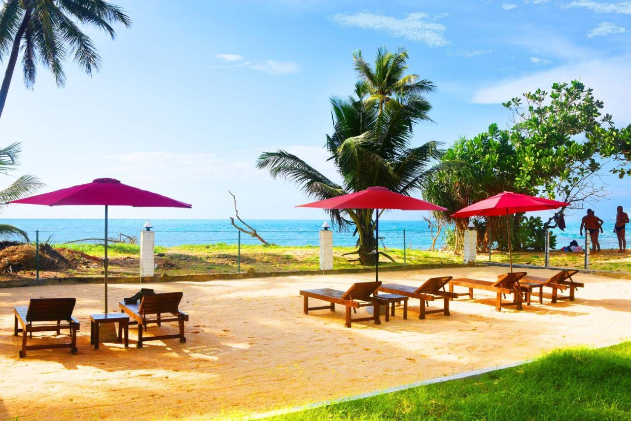 Akurala Beach Boutique Resort Exterior photo
