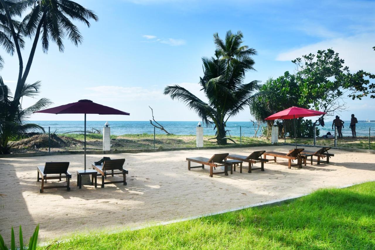 Akurala Beach Boutique Resort Exterior photo
