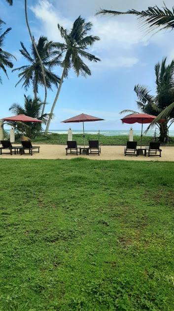 Akurala Beach Boutique Resort Exterior photo