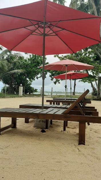 Akurala Beach Boutique Resort Exterior photo