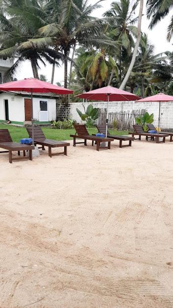 Akurala Beach Boutique Resort Exterior photo